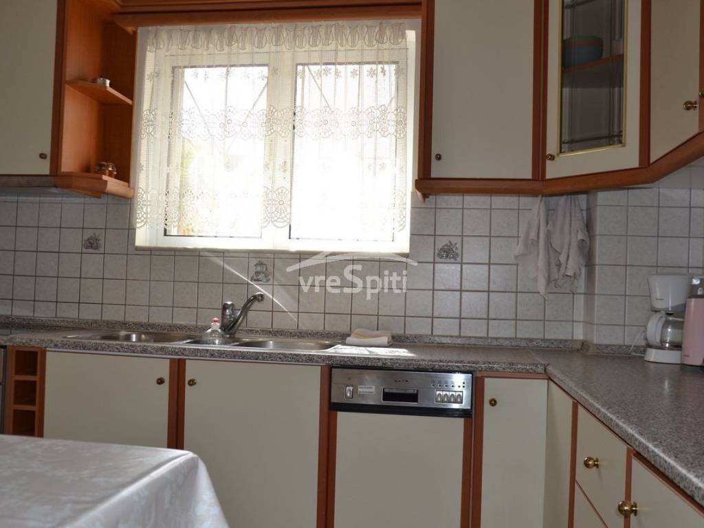 ΚΟΥΖΙΝΑ ΙΣΟΓΕΙΟΥ