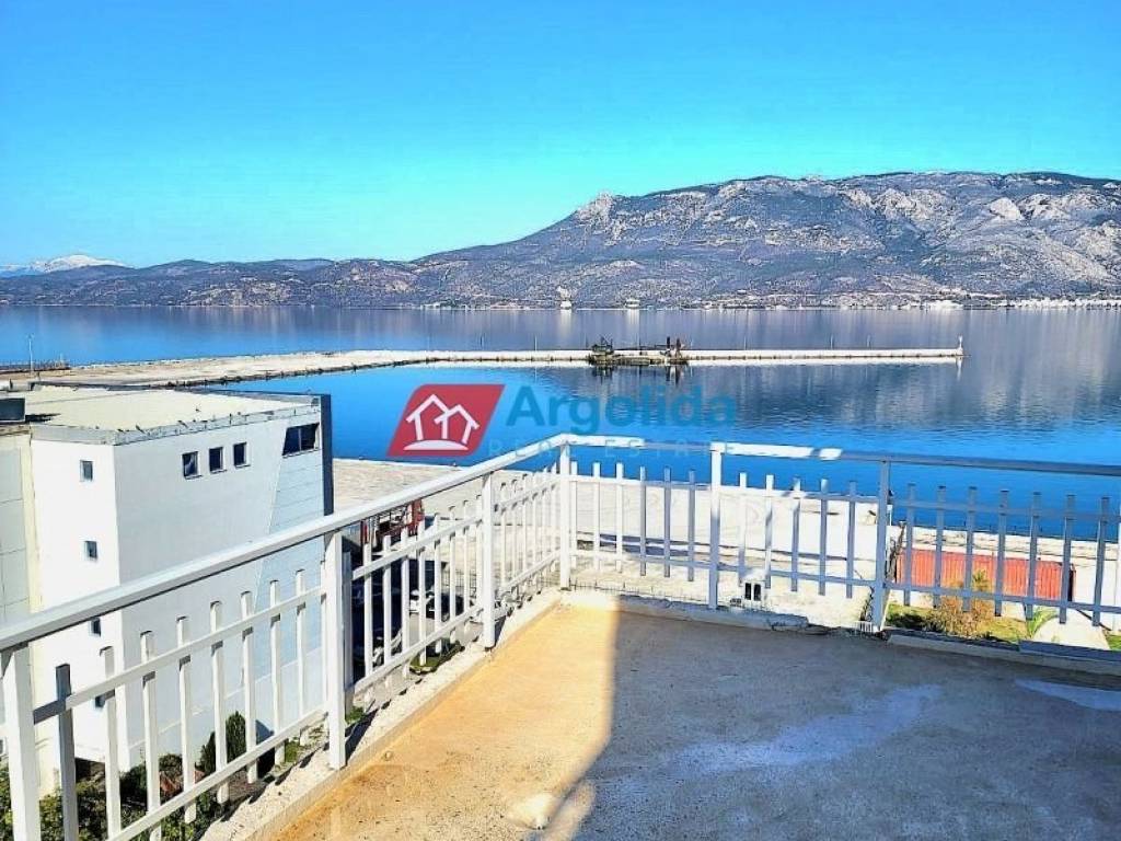 Θέα από μπαλκόνι