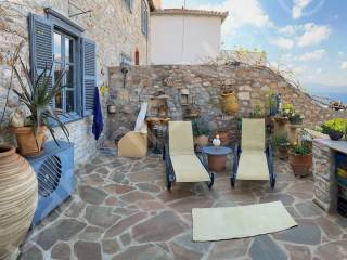 Mid-level sea & sunset facing terrace, outdoor shower too