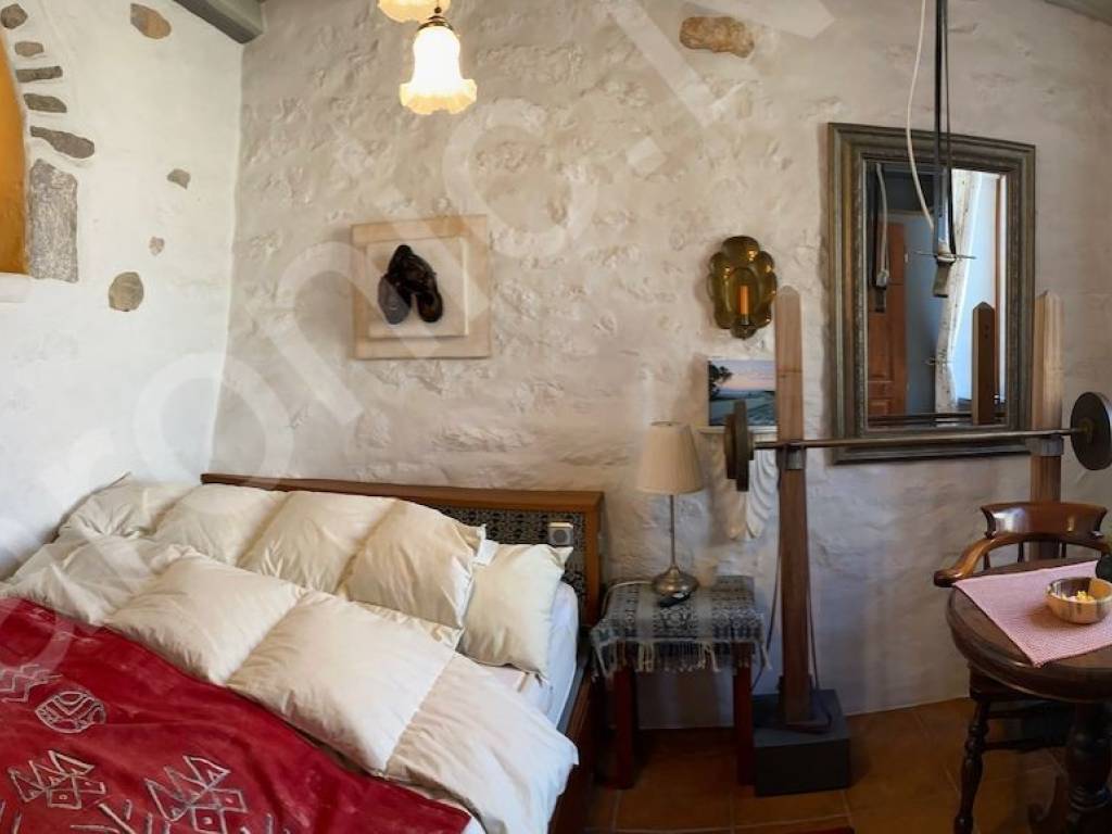 Guest bedsit main room overlooks inner courtyard