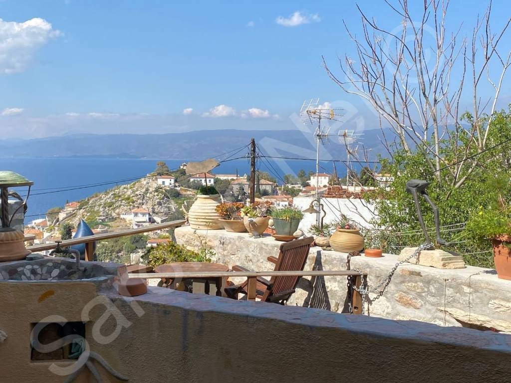 View from mid-level dining terrace looking towards Kamini
