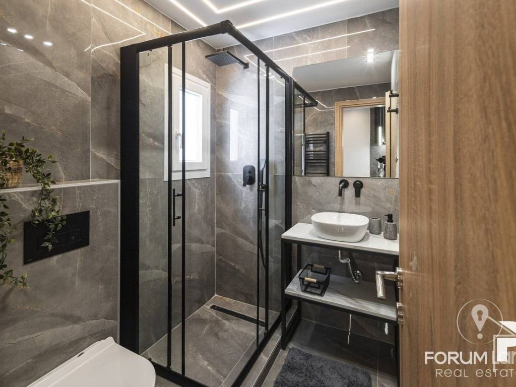 Forumland Real Estate, Μπάνιο με ντουζιέρα