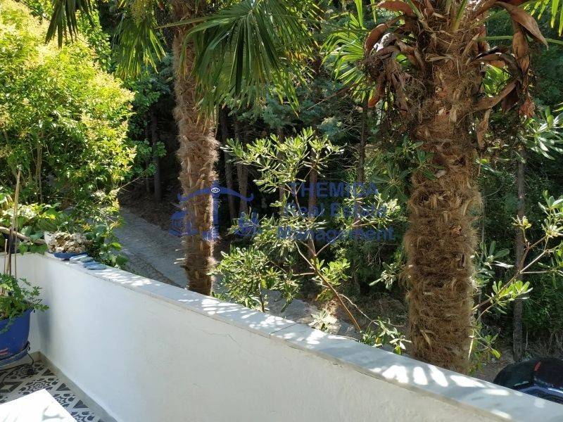 Θέα από μπαλκόνι