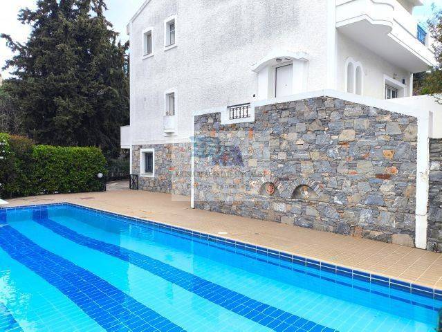 COMMON SWIMMING POOL