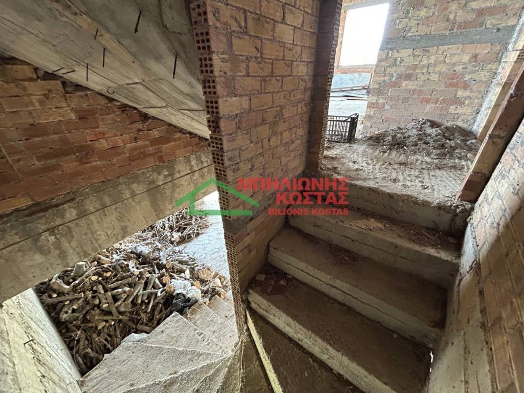 Σκάλα ισόγειου-πρώτου