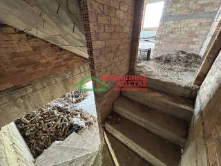 Σκάλα ισόγειου-πρώτου