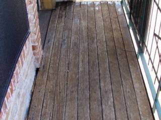 εξώστης 1ου ορόφου