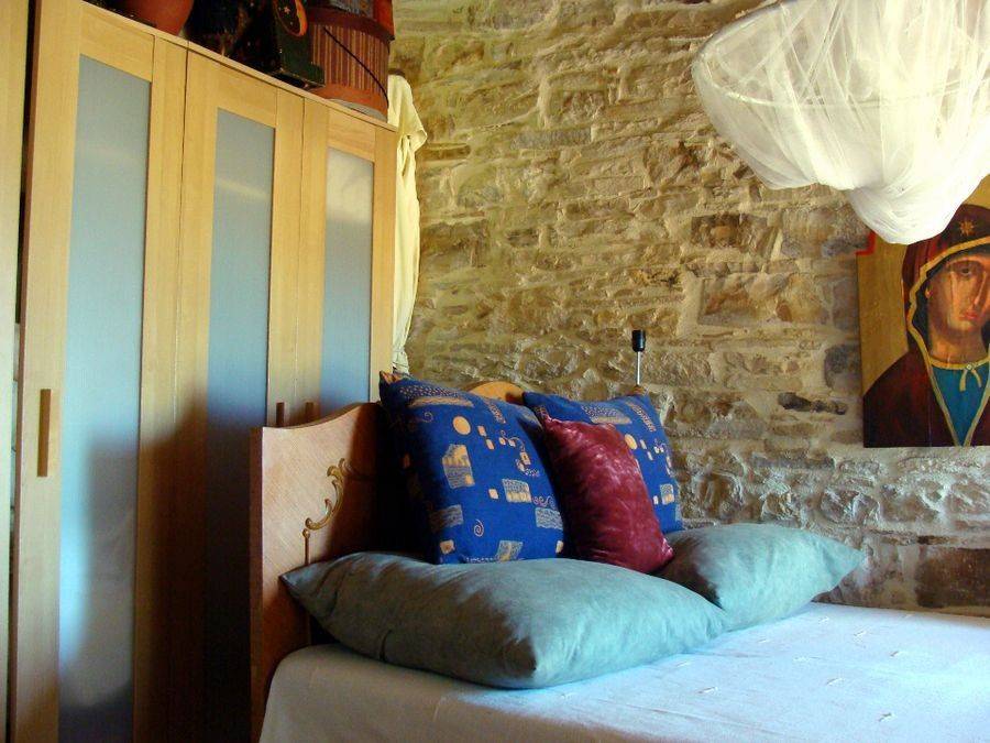 Υπνοδωμάτιο - 2ος όροφος (φωτογραφία 1 από 2)