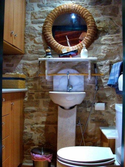 wc 2ου ορόφου (φωτογραφία 2 από 3)