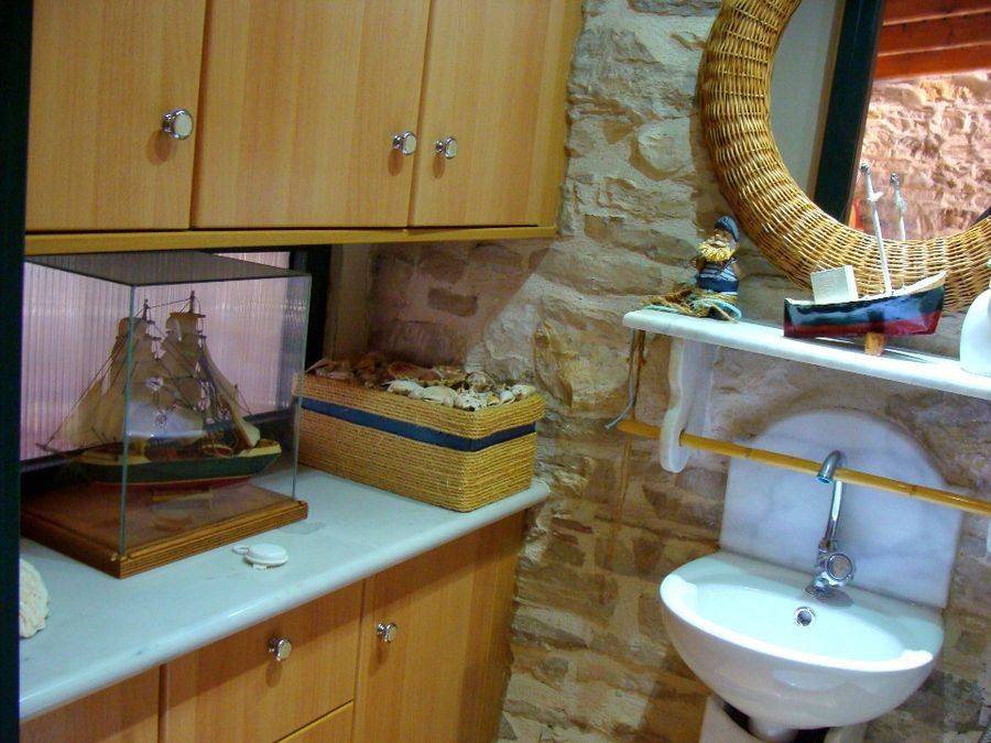 wc 2ου ορόφου (φωτογραφία 3 από 3)