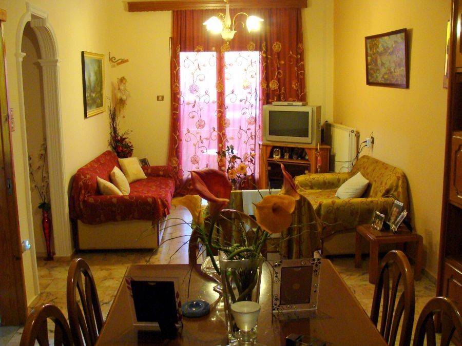 Καθιστικό-τραπεζαρία (φωτογραφία 1 από 2)