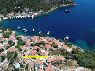 Aerial view and location of land with building license