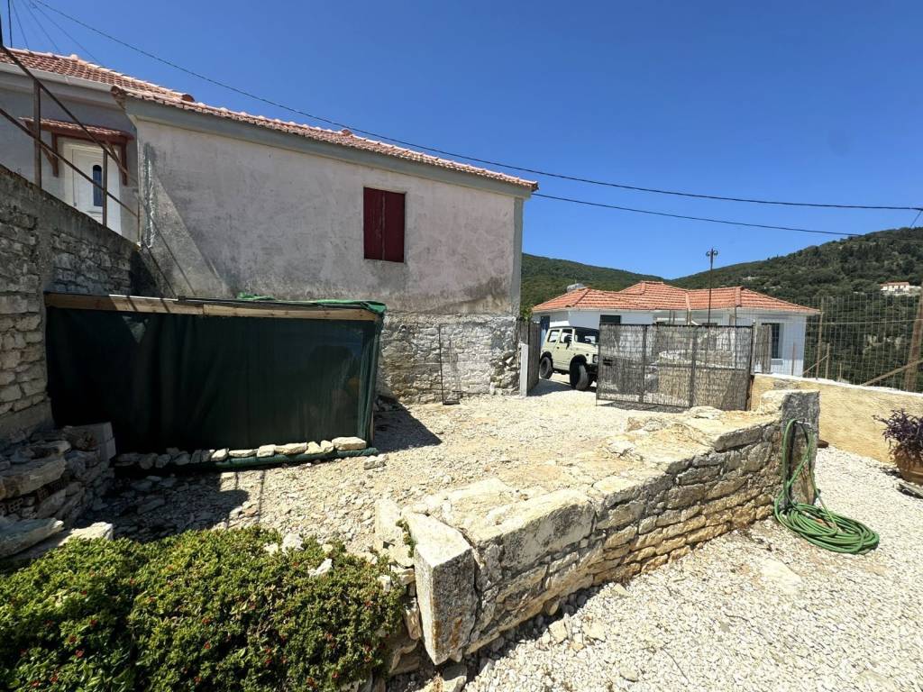 Road view of land with building license for sale