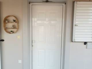 κεντρική είσοδος σπιτιού