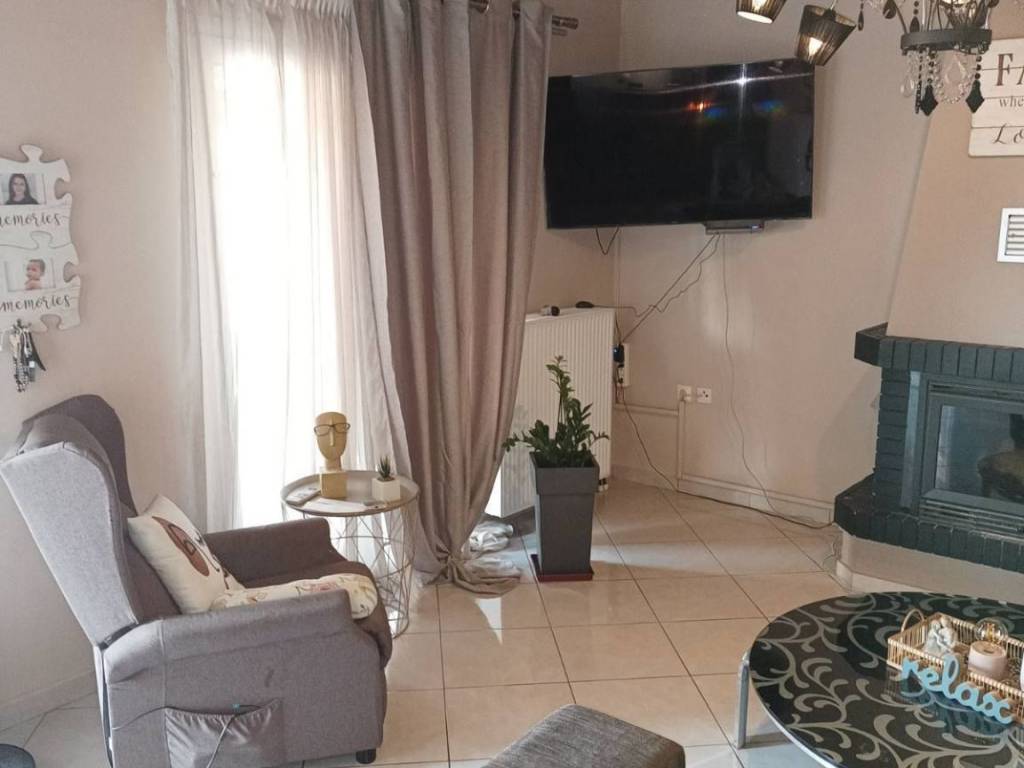 μπαλκονόπορτα σαλονιού