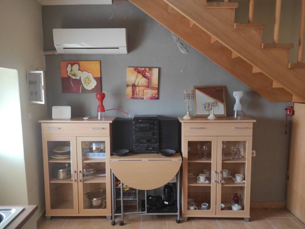 a/c .internet- wi-fi ,ηλεκτρικός πίνακας,stereo