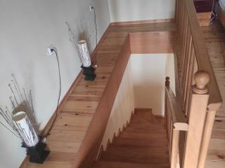 Ξύλινο κλιμακοστάσιο από ισόγειο σε 1ο όροφο