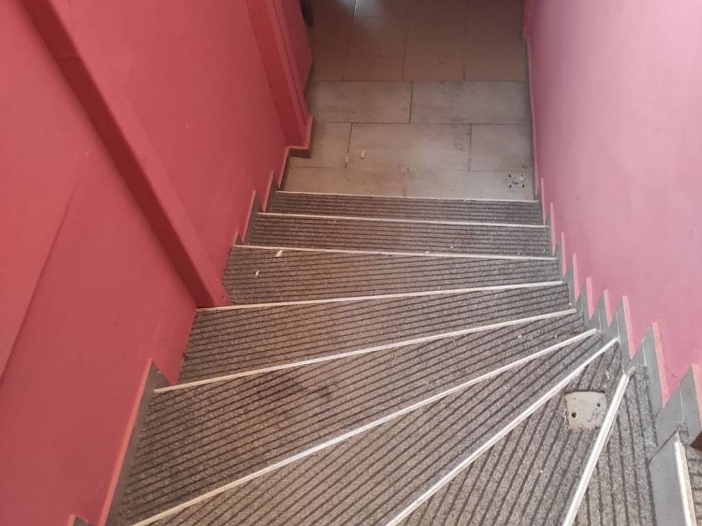 Κεντρική είσοδος -κλιμακοστάσιο