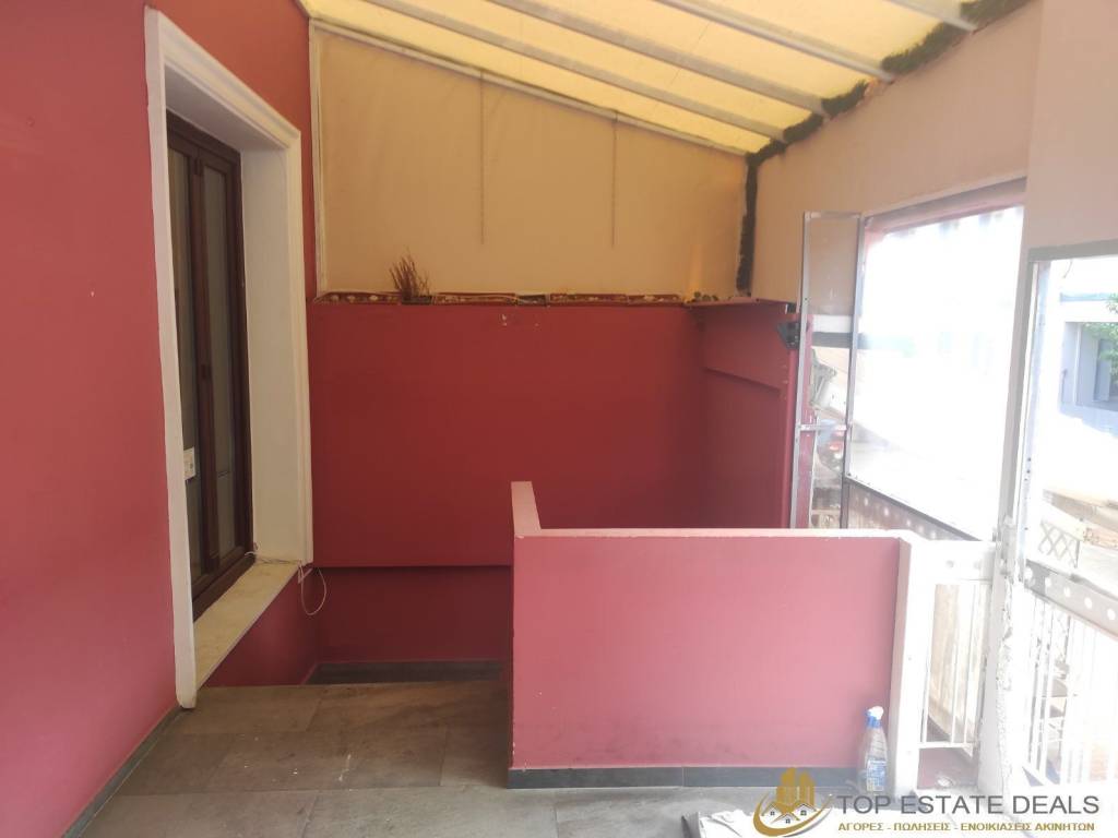 Απόλυξη κεντρικού κλιμακοστασίου στον όροφο