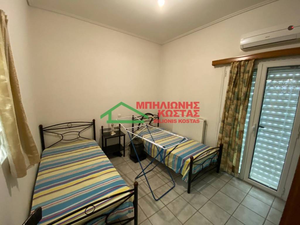 2) υπνοδωμάτιο