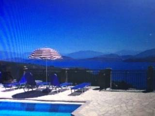 Πισίνα με θέα θάλασσα