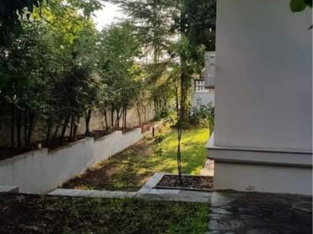 Κήπος,Θέα από μπαλκόνι