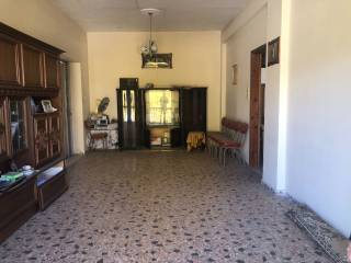 ΣΑΛΟΝΙ - ΤΡΑΠΕΖΑΡΙΑ