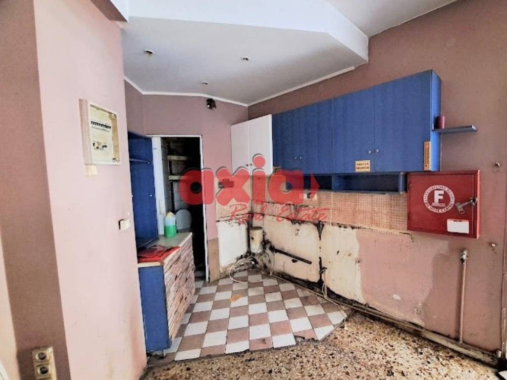 Ενοικιάζεται Κατάστημα δύο επιπέδων. Ισόγειο 24 τμ  και πατάρι 50 τμ.