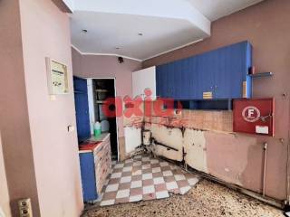 Ενοικιάζεται Κατάστημα δύο επιπέδων. Ισόγειο 24 τμ και πατάρι 50 τμ.