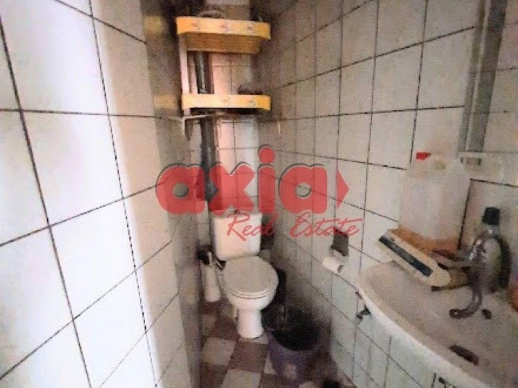 Ενοικιάζεται Κατάστημα δύο επιπέδων. Ισόγειο 24 τμ  και πατάρι 50 τμ.