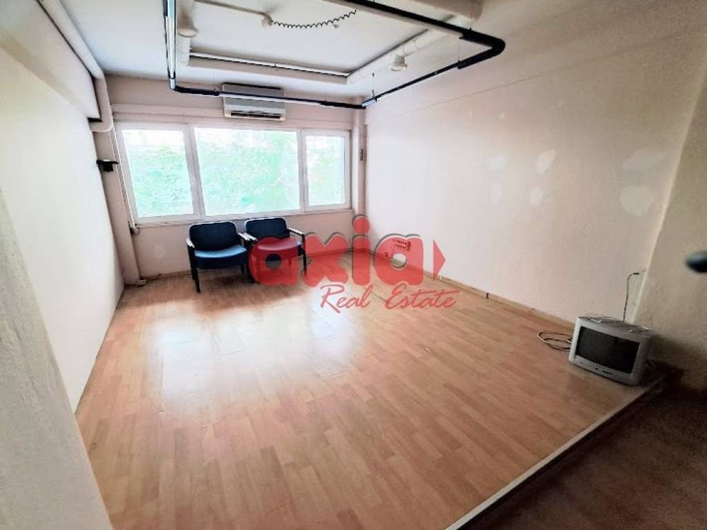 Ενοικιάζεται Κατάστημα δύο επιπέδων. Ισόγειο 24 τμ  και πατάρι 50 τμ.