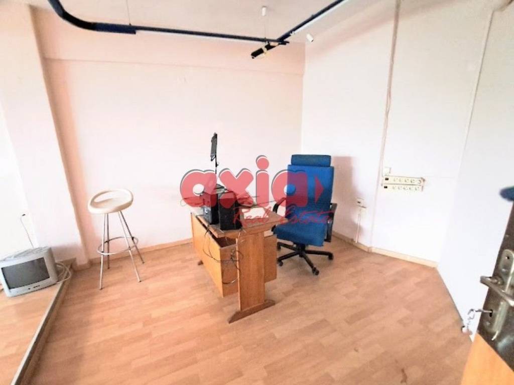 Ενοικιάζεται Κατάστημα δύο επιπέδων. Ισόγειο 24 τμ  και πατάρι 50 τμ.