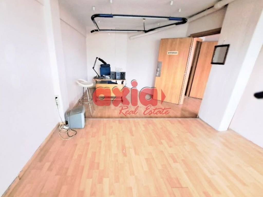 Ενοικιάζεται Κατάστημα δύο επιπέδων. Ισόγειο 24 τμ  και πατάρι 50 τμ.