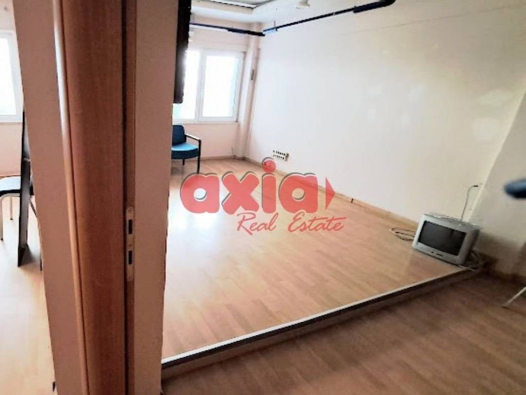 Ενοικιάζεται Κατάστημα δύο επιπέδων. Ισόγειο 24 τμ  και πατάρι 50 τμ.