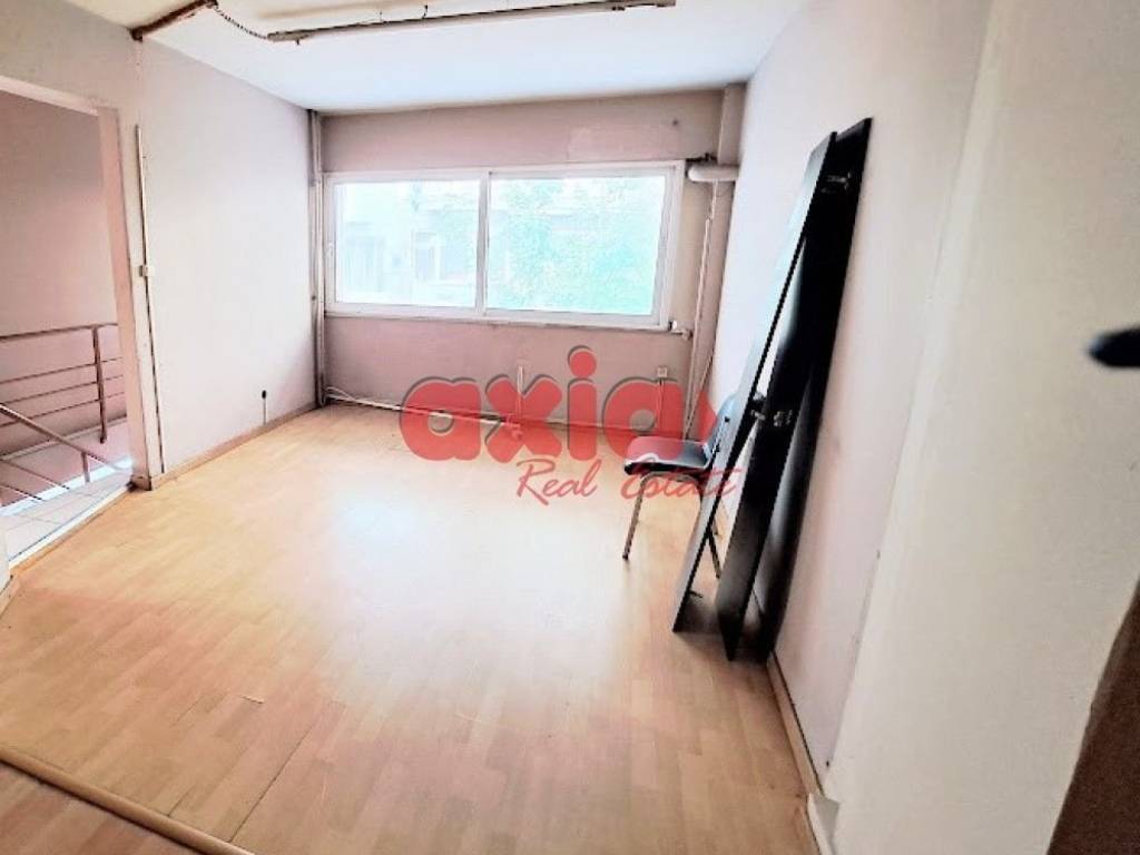 Ενοικιάζεται Κατάστημα δύο επιπέδων. Ισόγειο 24 τμ  και πατάρι 50 τμ.