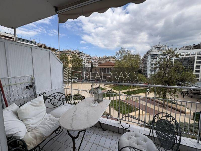 Θέα από μπαλκόνι