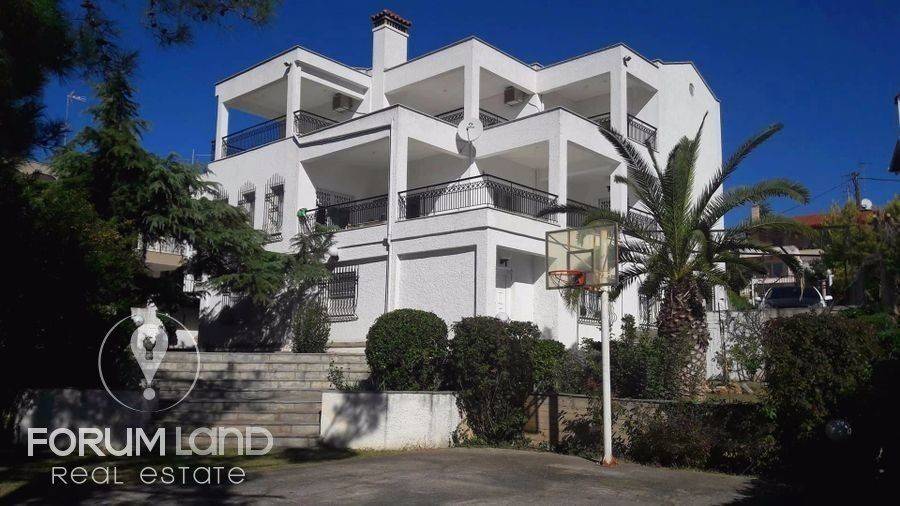 Forumland Real Estate, Εξωτερική Όψη