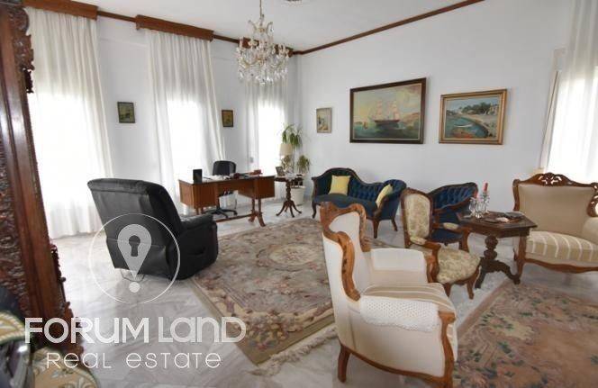 Forumland Real Estate, Καθιστικό