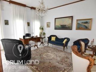 Forumland Real Estate, Καθιστικό