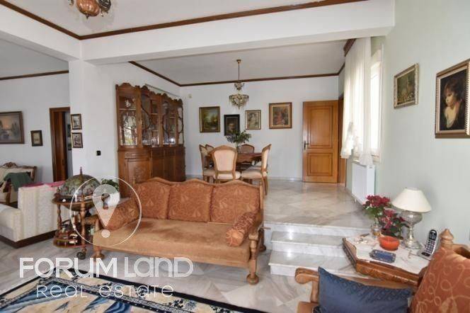 Forumland Real Estate, Καθιστικό