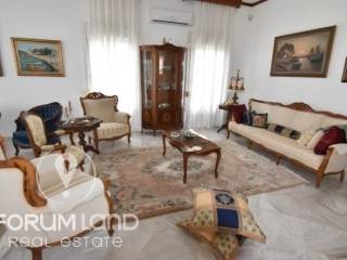 Forumland Real Estate, Καθιστικό