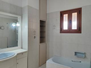 MEGALO, ME ANAMONES GIA PLYNTERIO &amp; ME MPANIERA