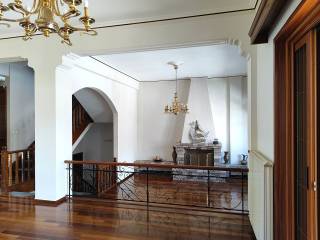 TO DEYTERO KATHISTIKO ME TZAKI