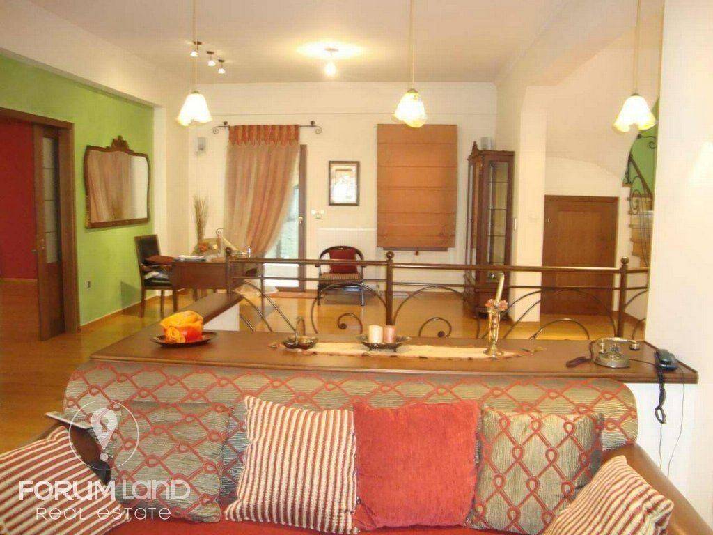 Forumland Real Estate, Καθιστικό