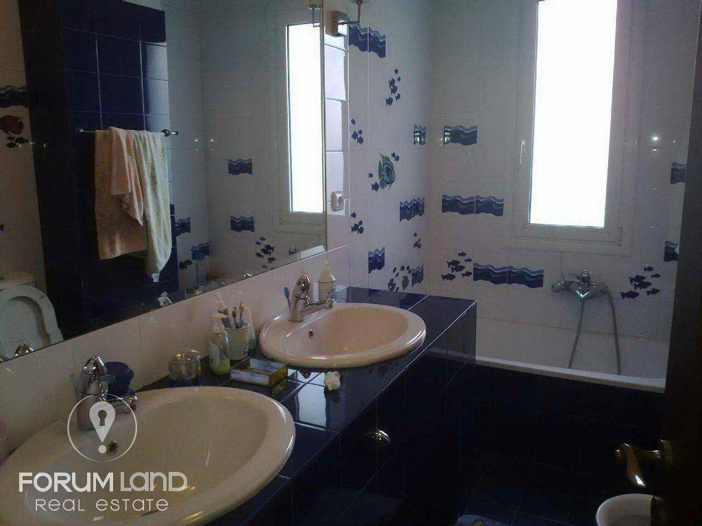 Forumland Real Estate, Μπάνιο