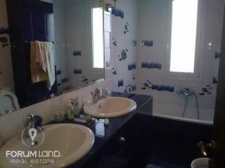 Forumland Real Estate, Μπάνιο