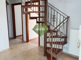 Διάδρομος με εσωτερική σκάλα για την σοφίτα