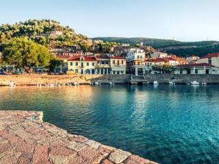 O PARADOSIAKOS OIKISMOS TOY LIMANIOY EINAI MONADIKOS!