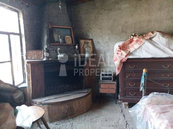 Κτίσμα με τζάκι