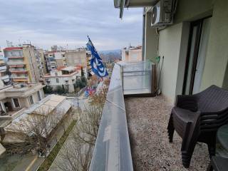 THEA EPI TES ELIAS-EIDIKE KATASKEYE PLEXIGLASS GIA ECHOMONOSE